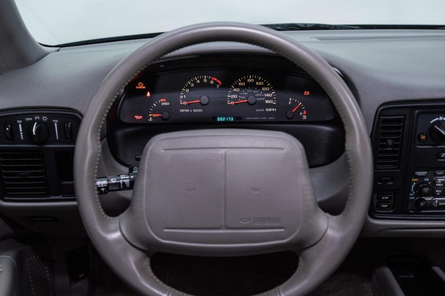 Панель приборов Chevrolet Impala SS 1996 года  (фото 51 из 99)